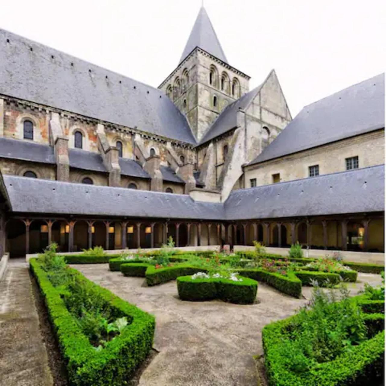 Appartement Spacieux Et Elegant Avec Jardin Montivilliers Eksteriør bilde